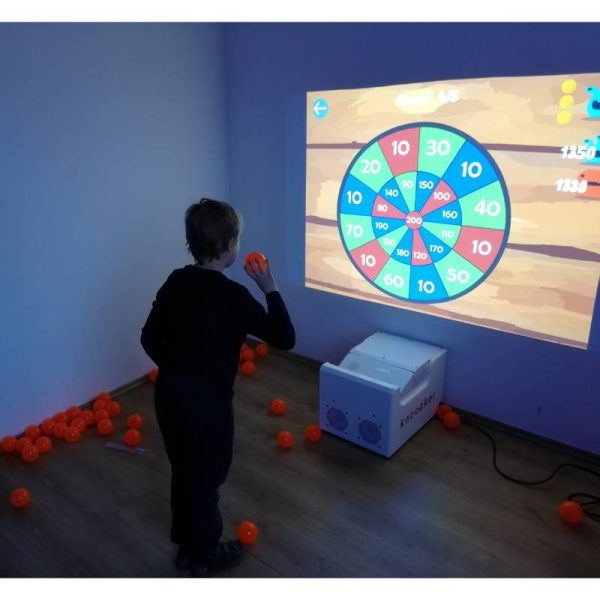 Διαδραστικό και εκπαιδευτικό σύστημα δαπέδου και τοίχου Knoocker Box - παιδιά που παίζουν στον τοίχο